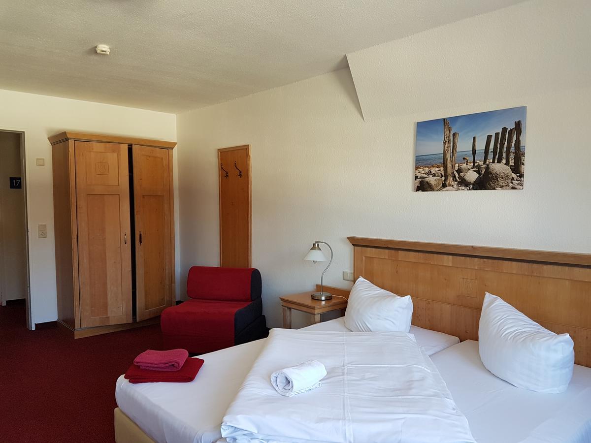 Hotel Alt Wittower Krug Вик Экстерьер фото